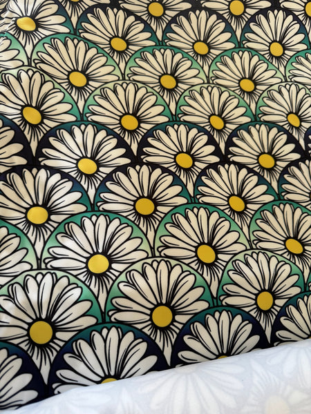 Daisy Scallops - Exclusive Design