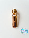 Bar zipper pull